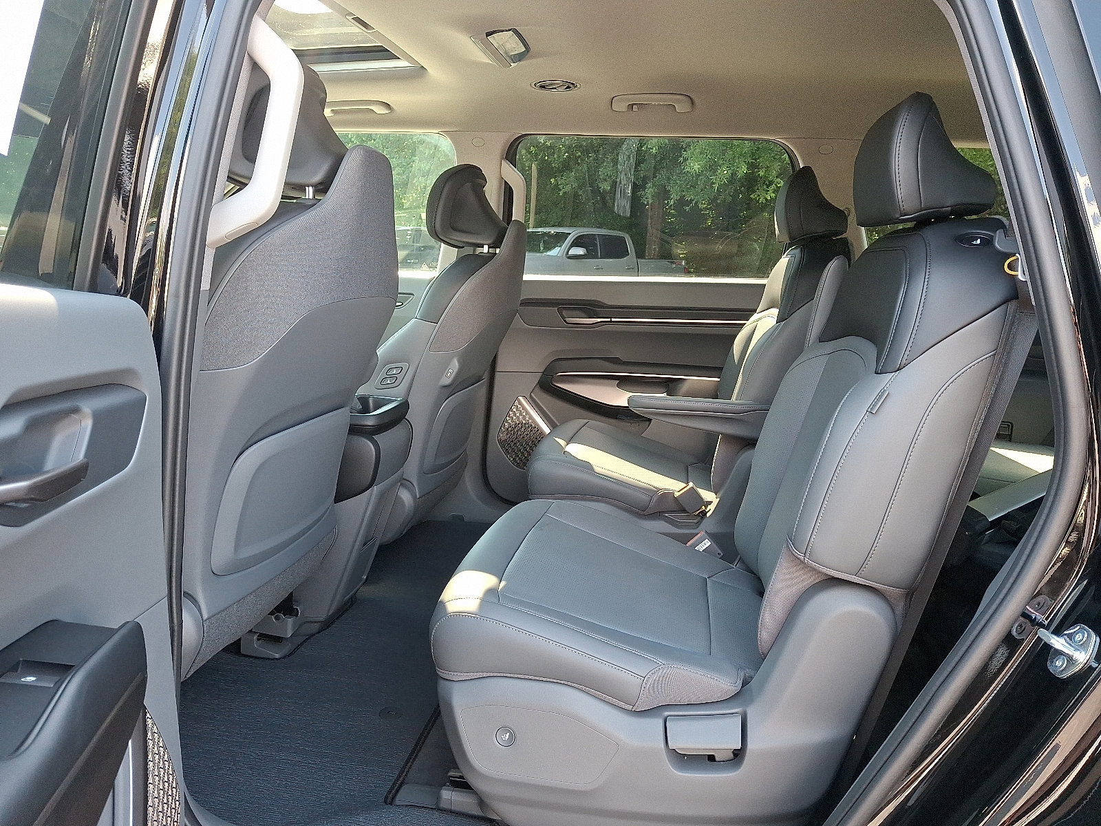2026 Kia EV9 Light Long Range photo 5