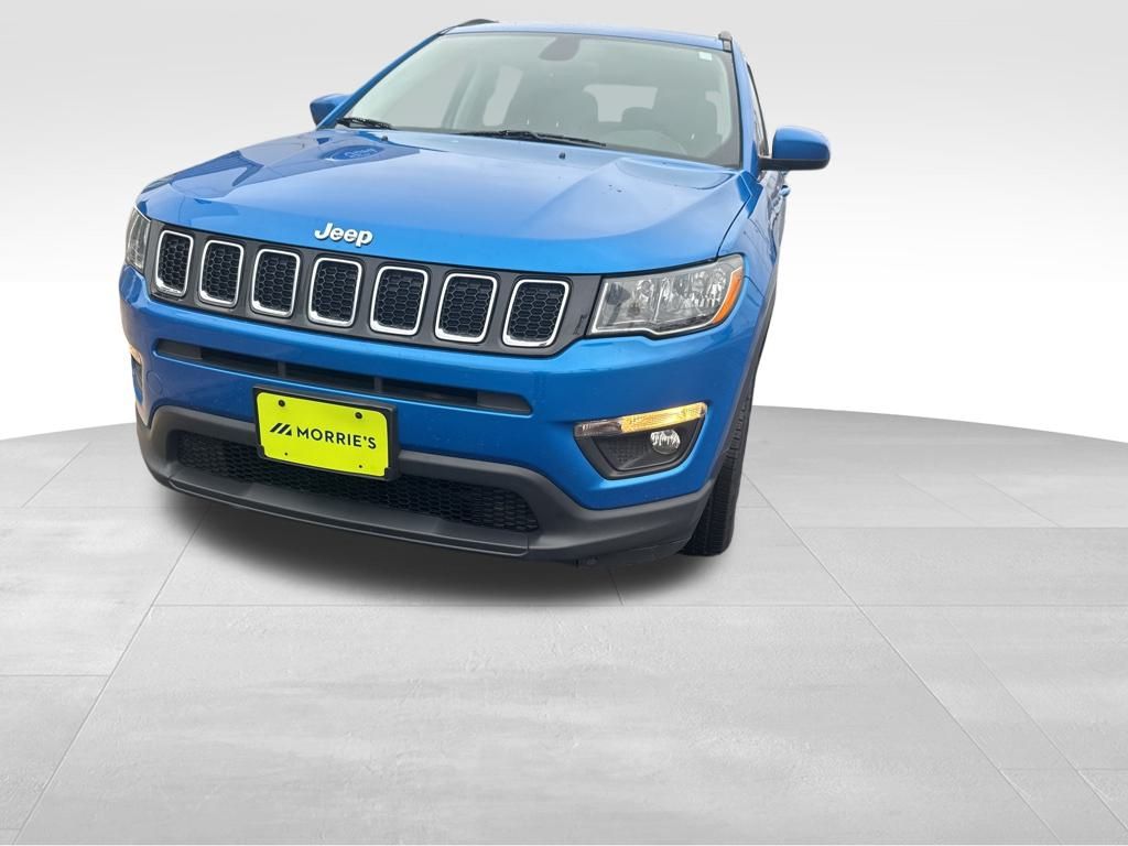 2018 Jeep Compass Latitude photo 2
