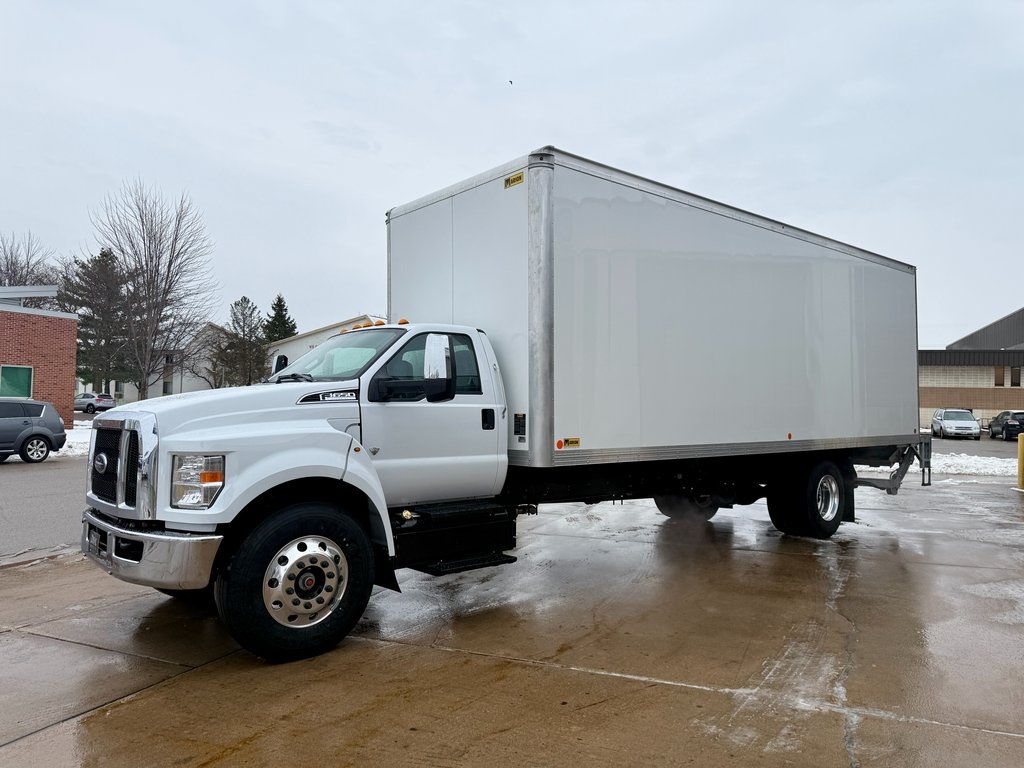 2025 Ford F-650 Base photo 4