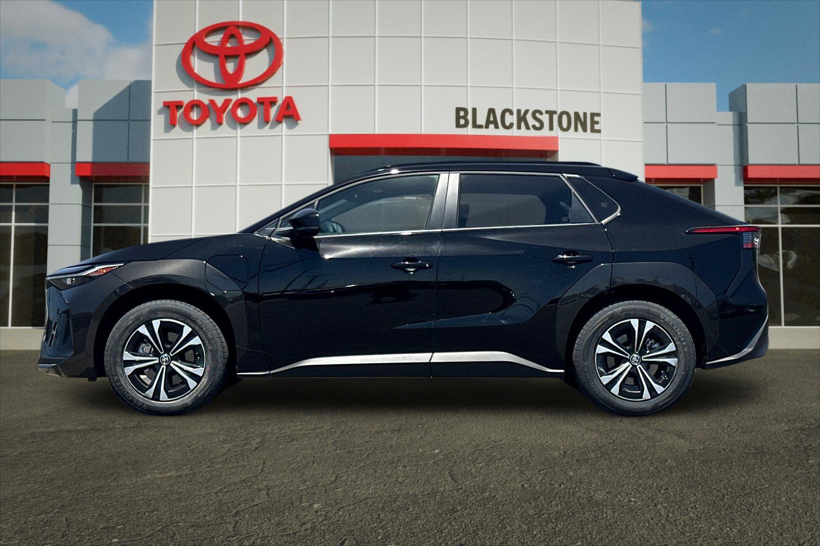 2024 Toyota bZ4X XLE photo 2