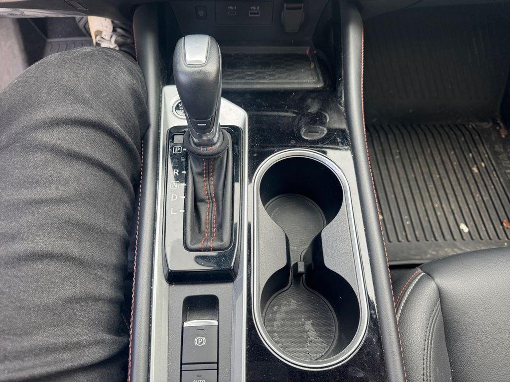2023 Nissan Altima SR photo 19