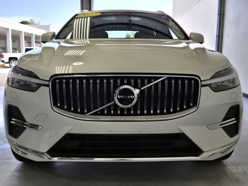 2023 Volvo XC60 B5 Plus photo 7