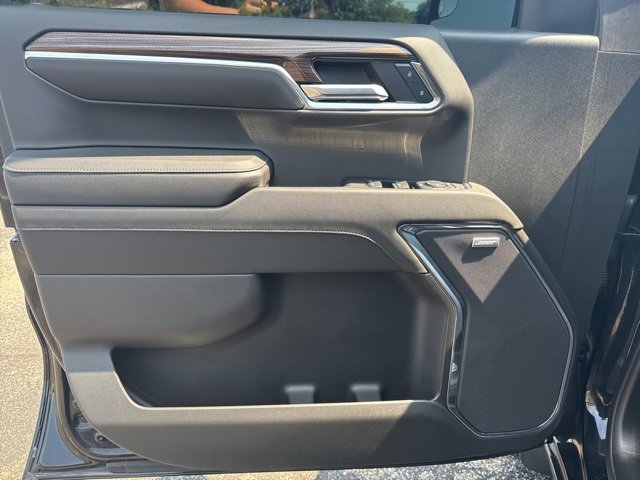 2024 Chevrolet Silverado 1500 RST photo 8