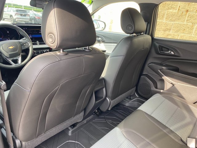 2025 Chevrolet Trax LT photo 10