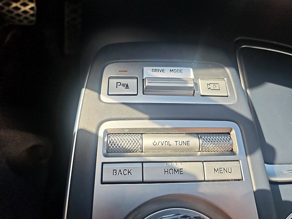 2023 Genesis GV70 2.5T Sport photo 24