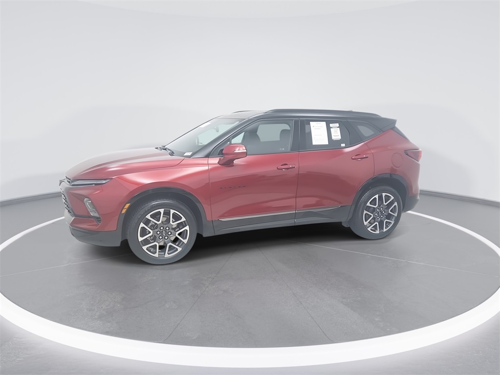 2025 Chevrolet Blazer RS photo 2