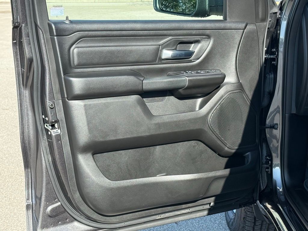 2025 Ram 1500 Tradesman photo 26