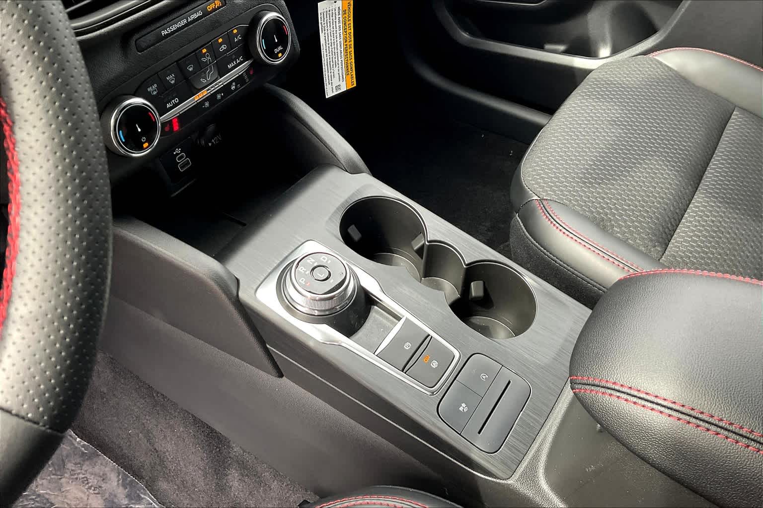 2025 Ford Escape ST-Line photo 7