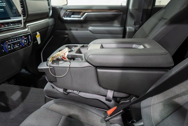 2025 Chevrolet Silverado 1500 LT photo 6