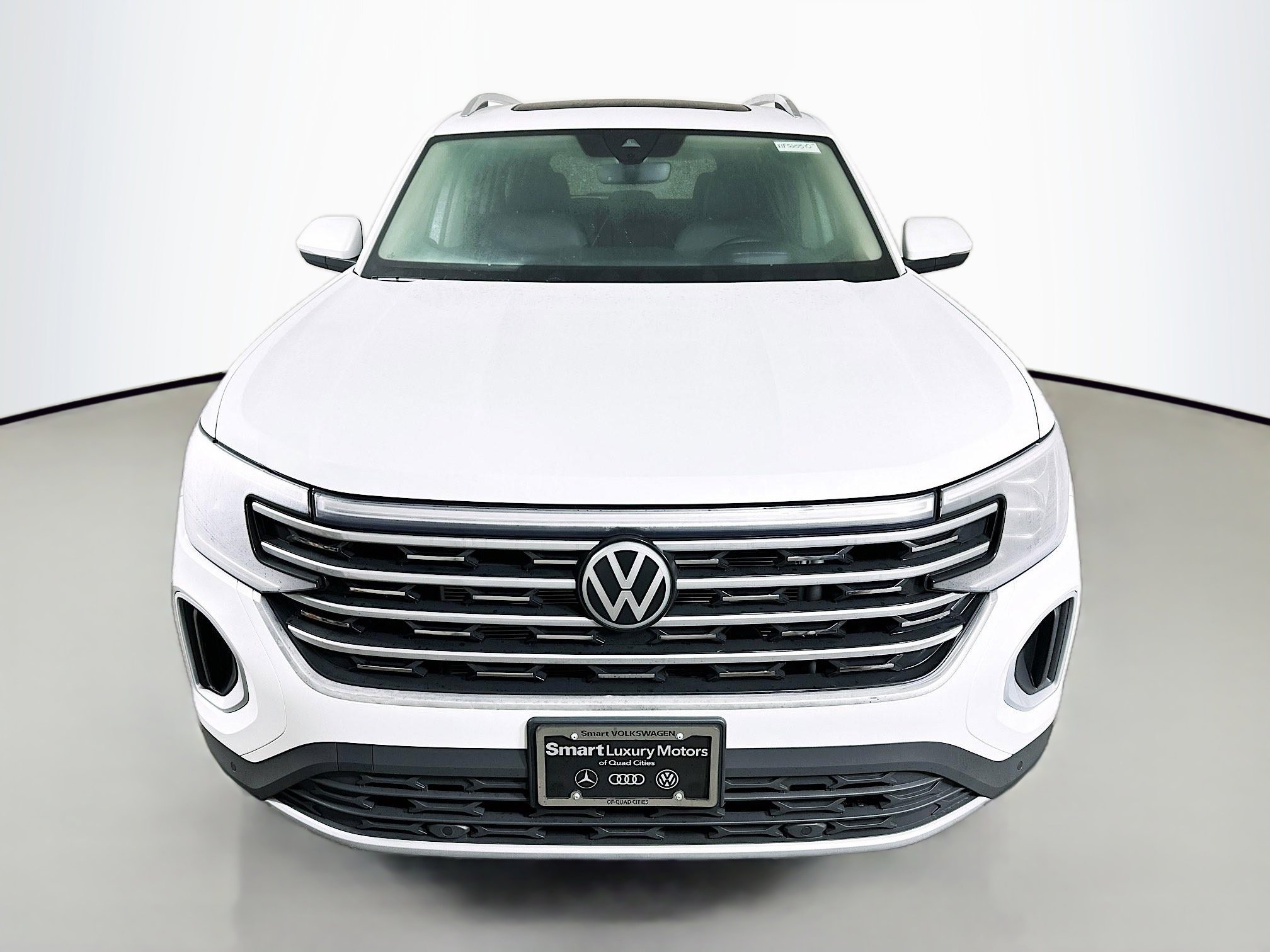 2025 Volkswagen Atlas SEL photo 2