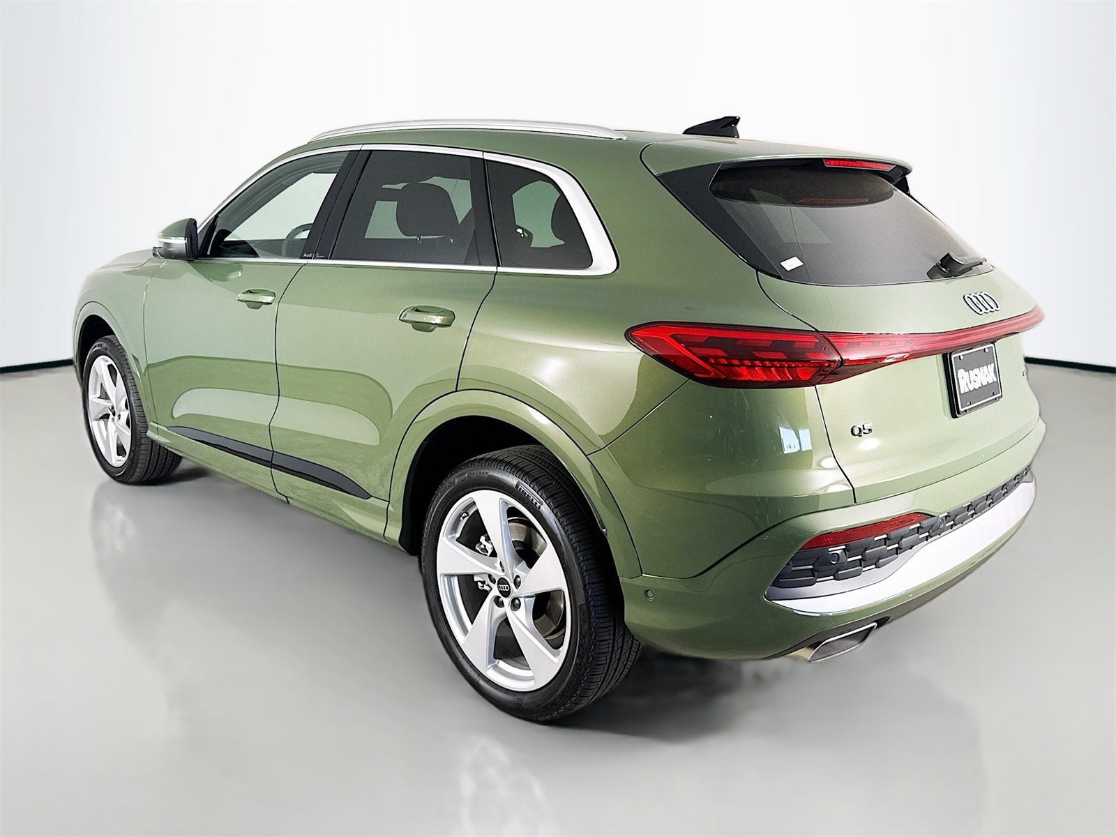 2025 Audi Q5 2.0T Premium Plus photo 3
