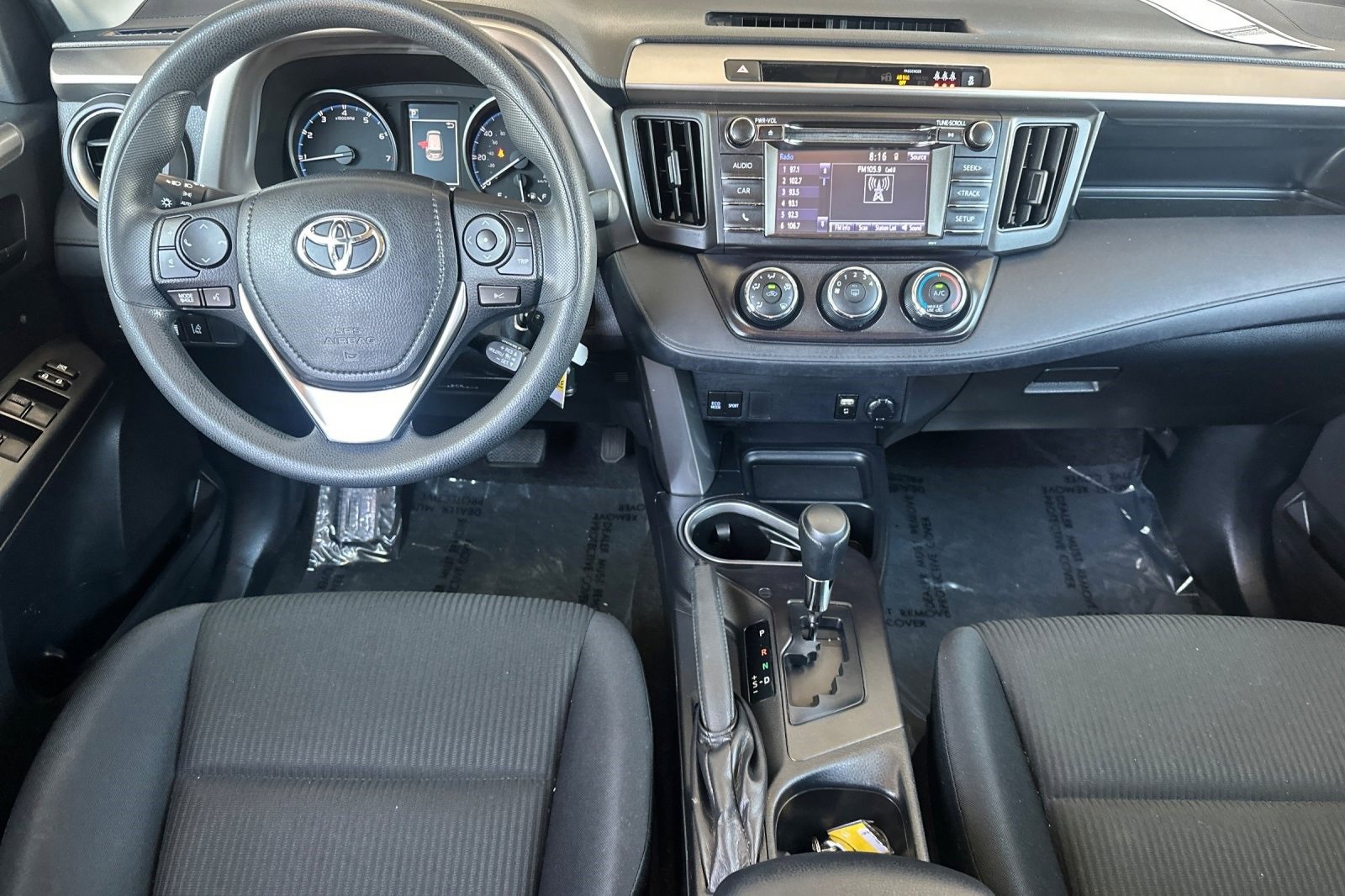 2017 Toyota RAV4 LE photo 14