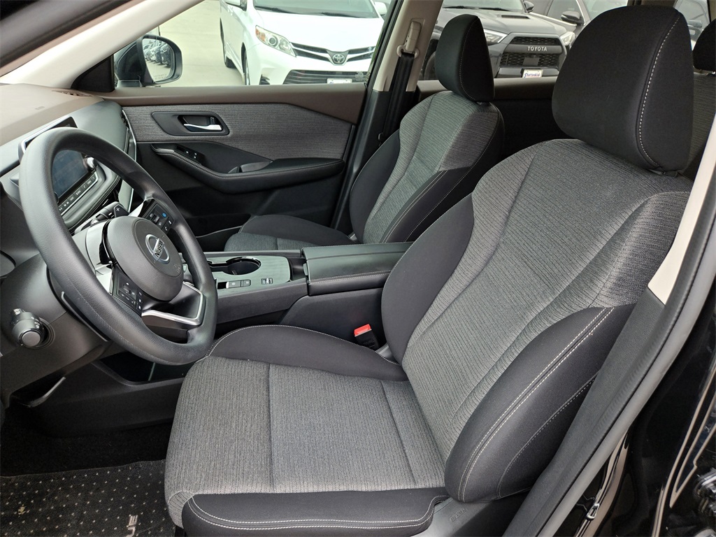 2021 Nissan Rogue SV photo 24