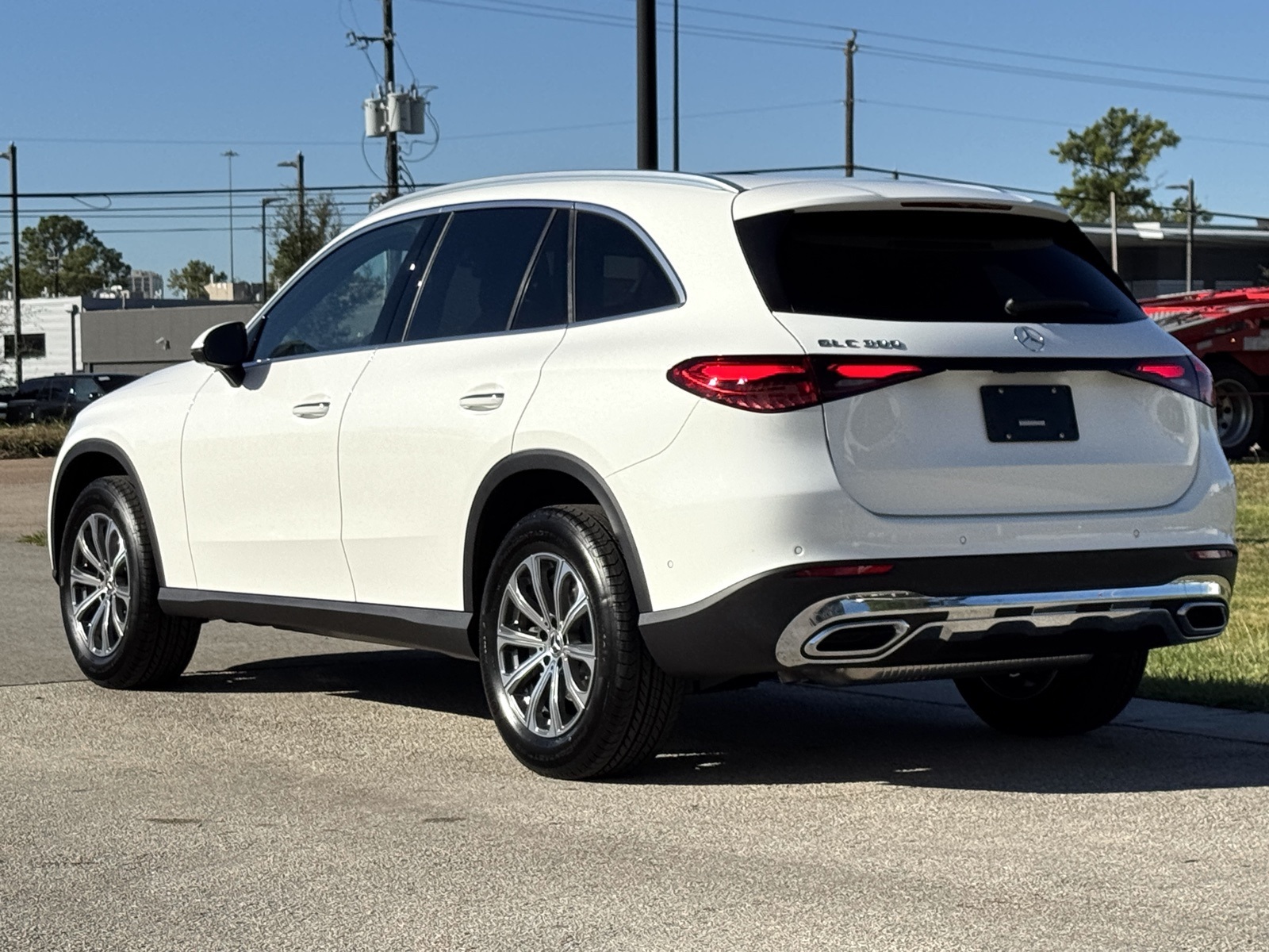 2026 Mercedes Benz GLC 300 photo 4