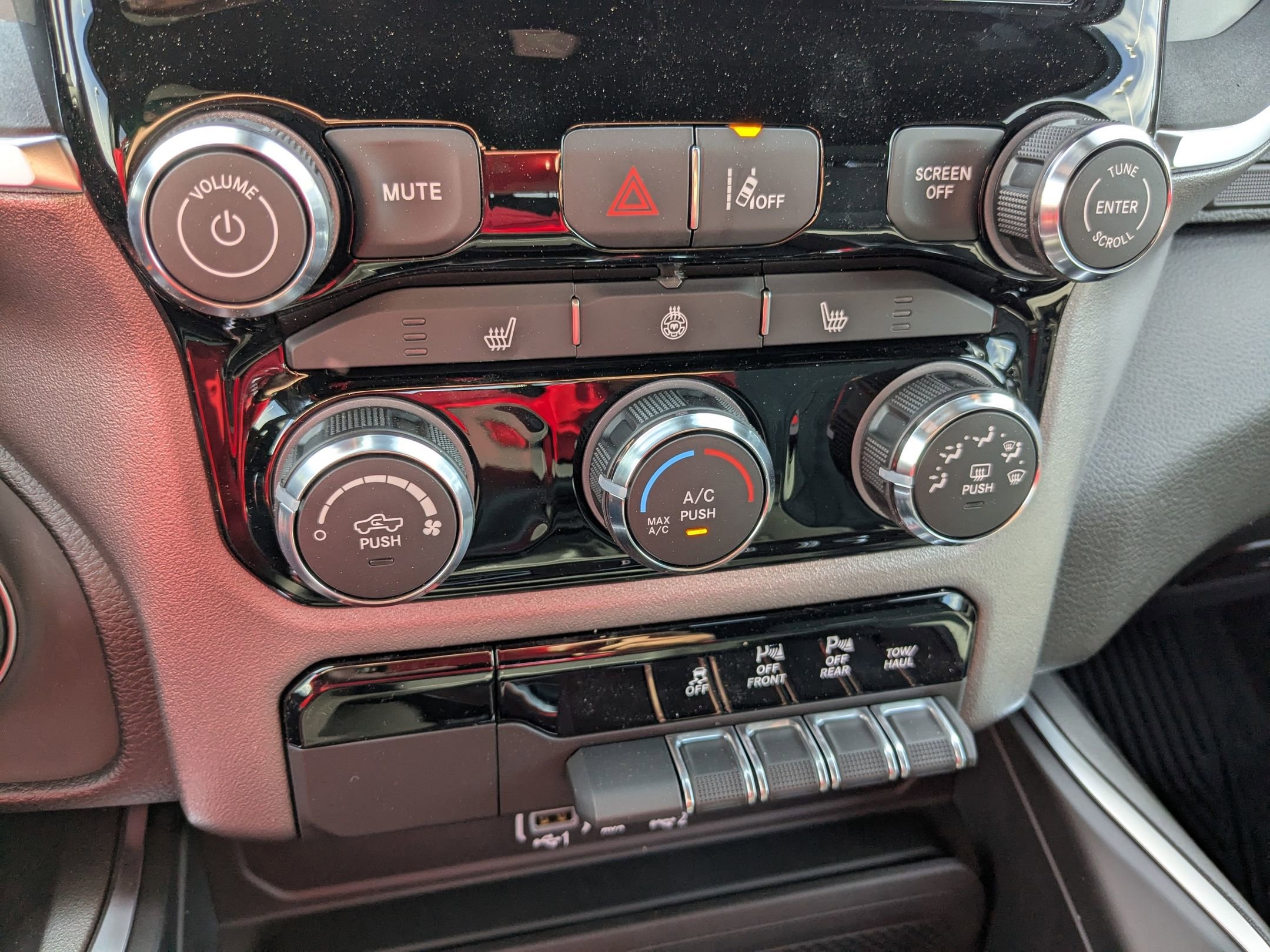2025 Ram 1500 Big Horn photo 18