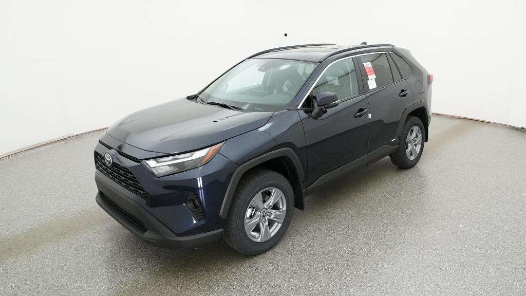 2025 Toyota RAV4 XLE's photo