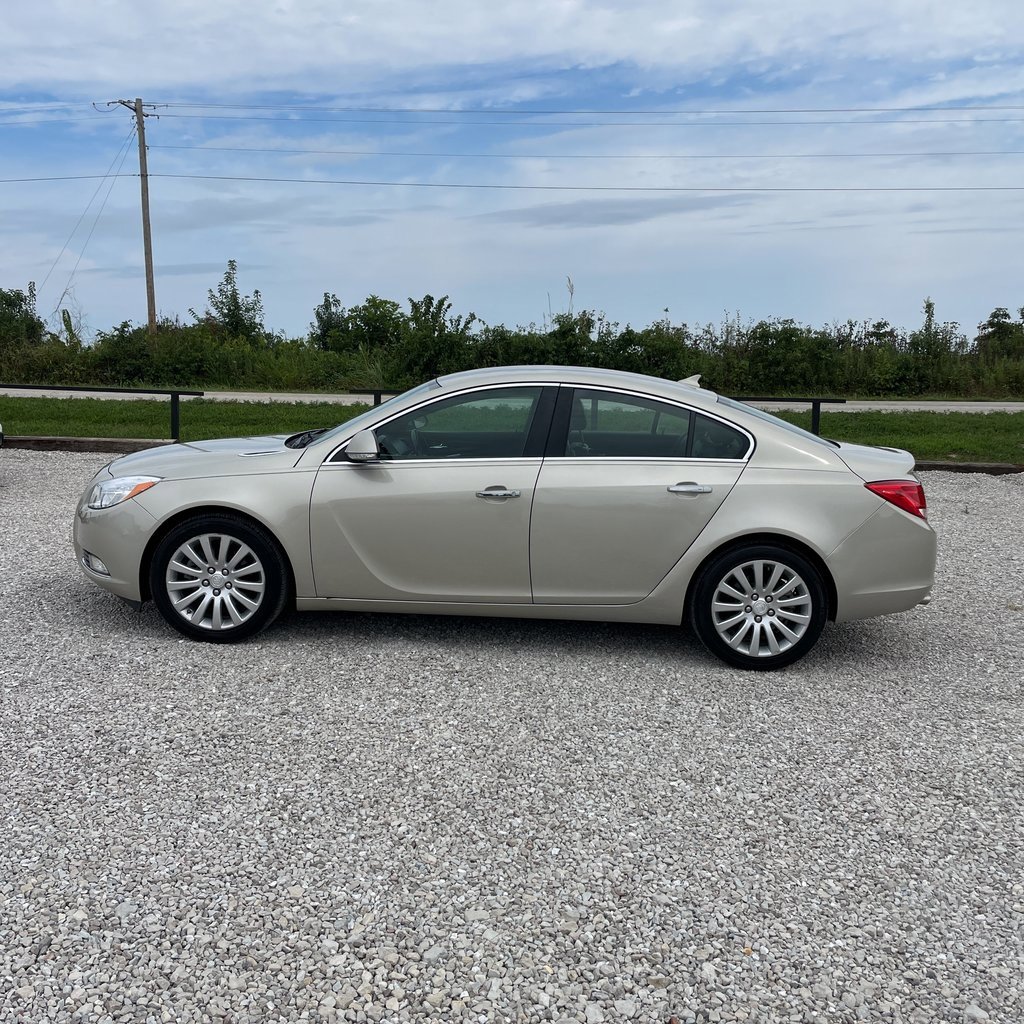 2013 Buick Regal Premium I photo 2