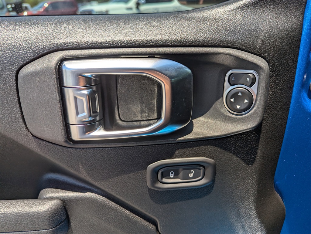 2025 Jeep Wrangler Sport S photo 17