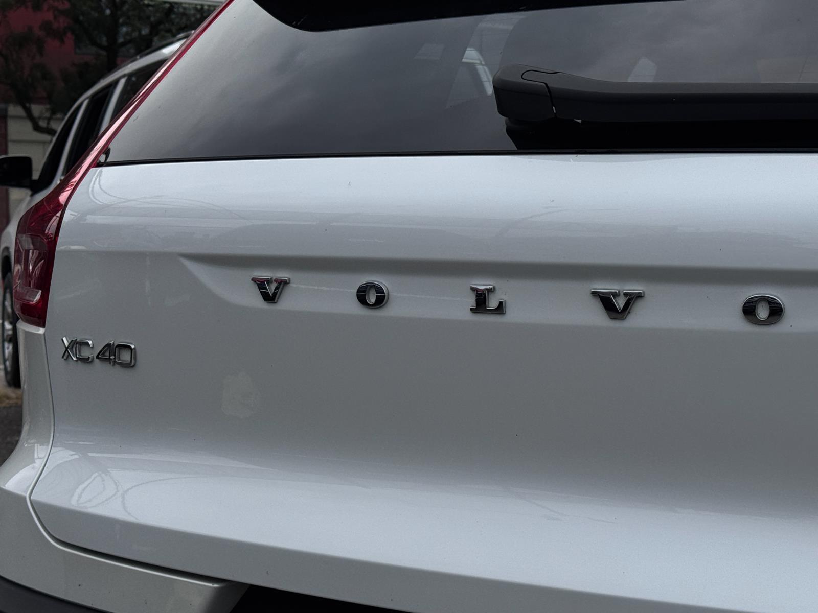 2025 Volvo XC40 Core photo 7