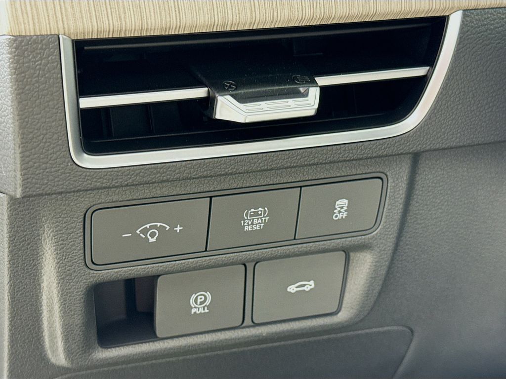 2025 Hyundai Sonata Hybrid SEL photo 10
