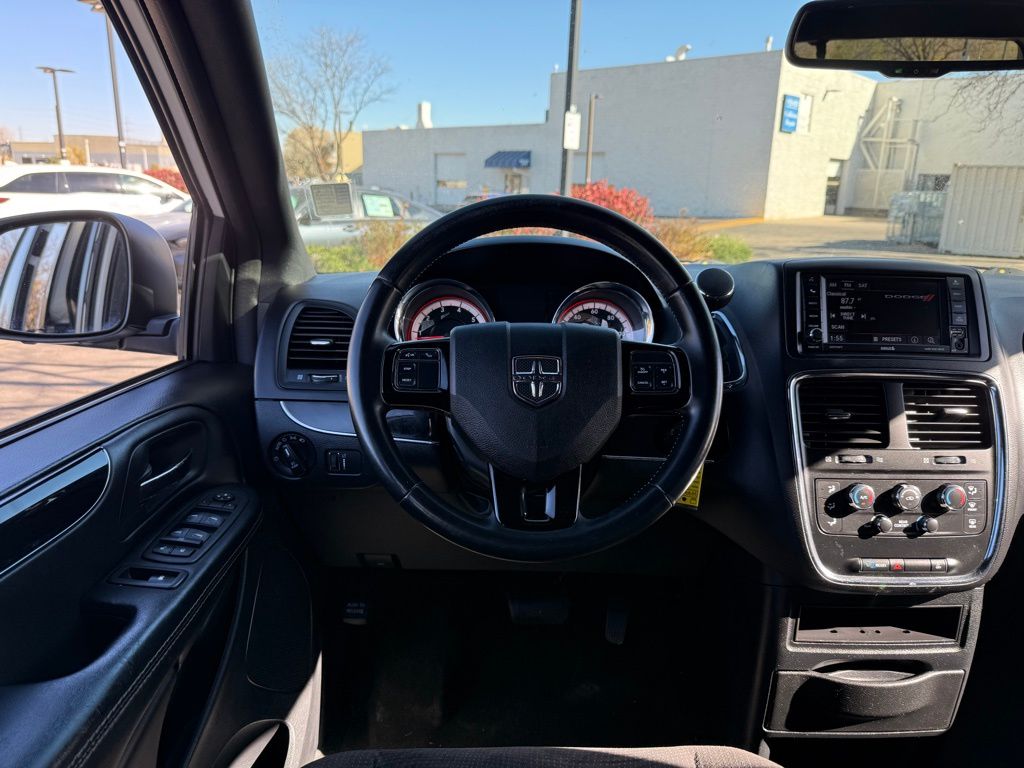 Used 2018 Dodge Grand Caravan SE Plus with VIN 2C4RDGBG7JR221391 for sale in Boulder, CO