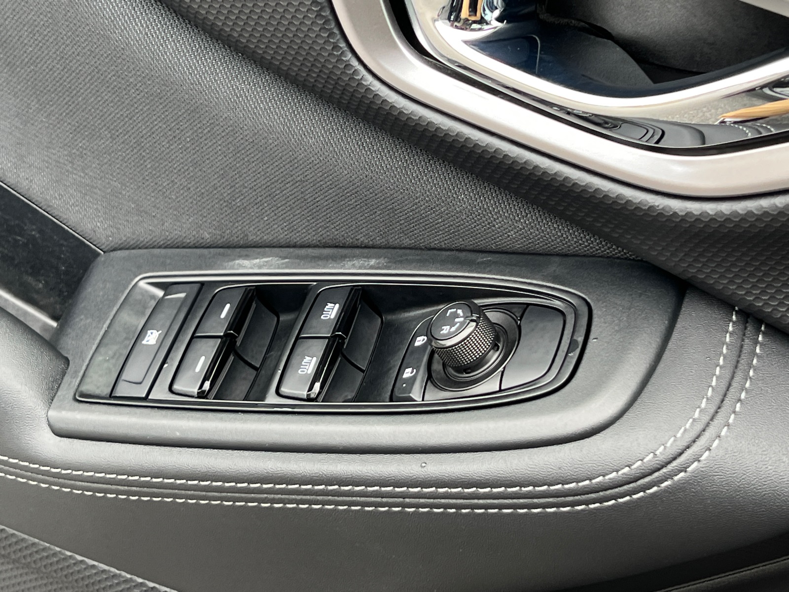 2023 Subaru Forester Premium photo 37