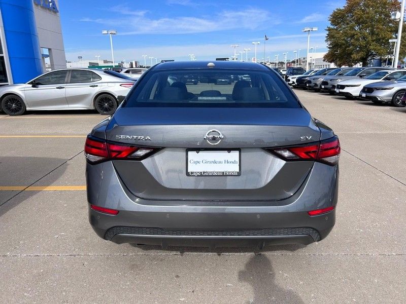 2022 Nissan Sentra SV photo 2