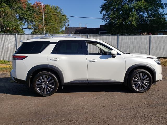 2023 Nissan Pathfinder SL photo 6