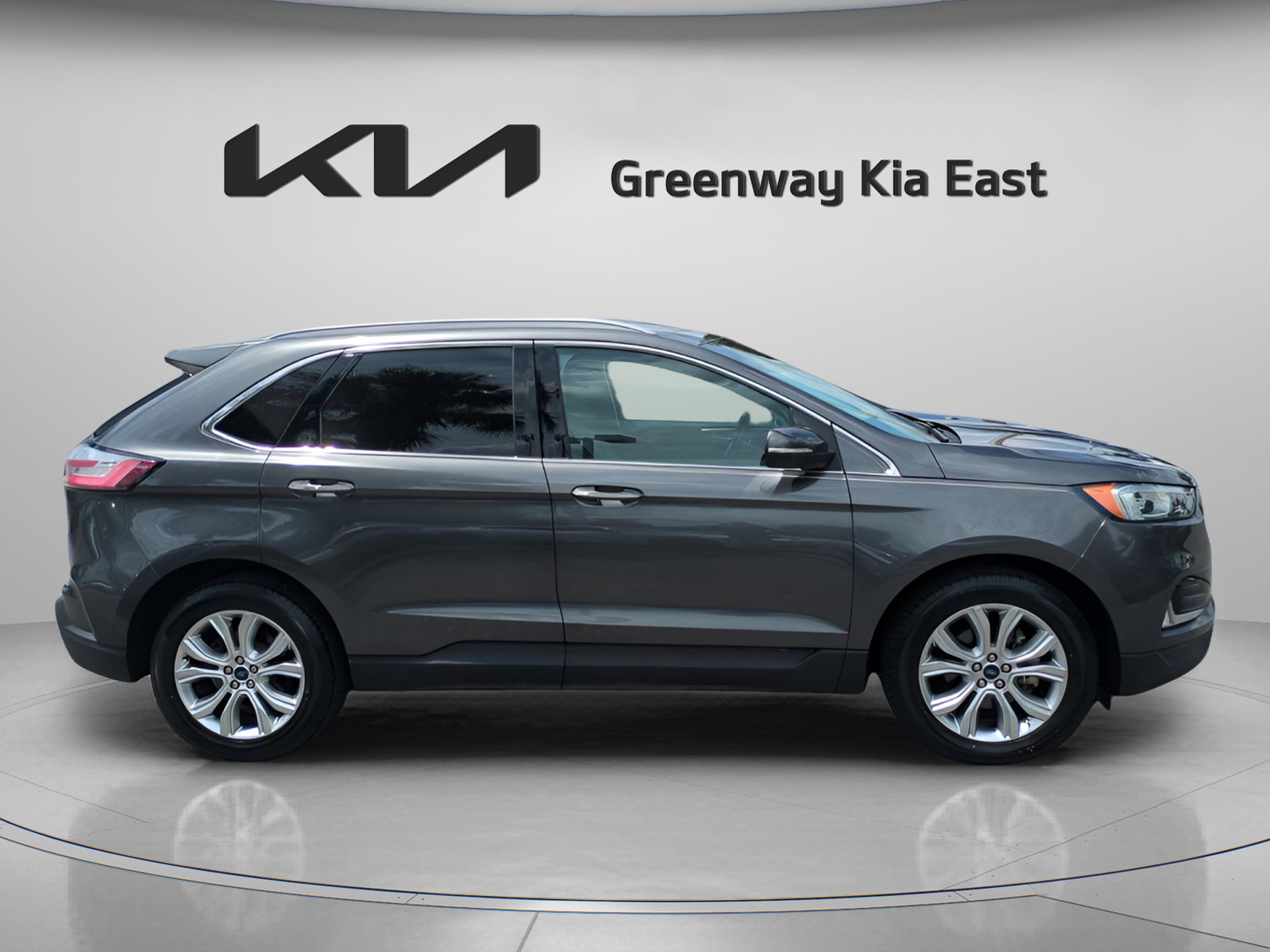 2020 Ford Edge Titanium photo 9