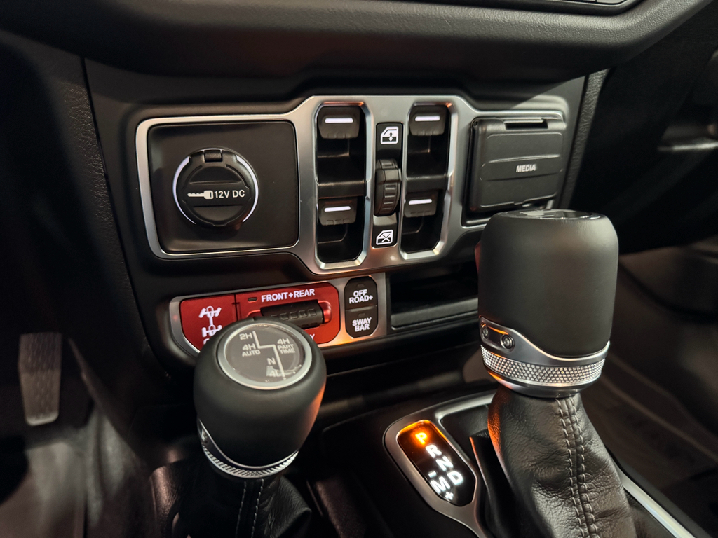 2025 Jeep Wrangler Rubicon X photo 32