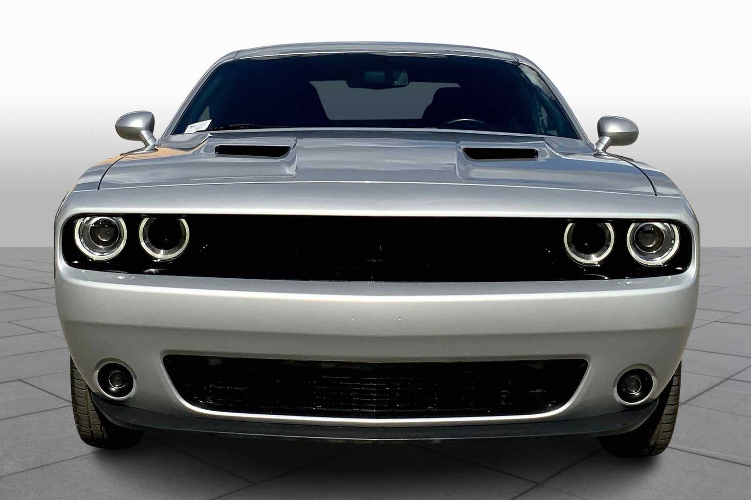 2021 Dodge Challenger SXT photo 3