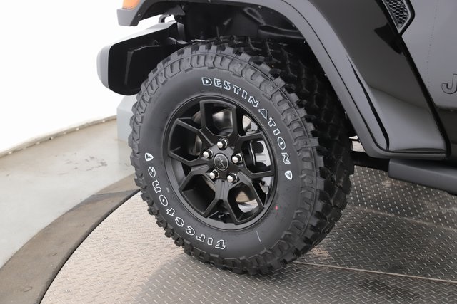 2025 Jeep Gladiator Willys photo 12