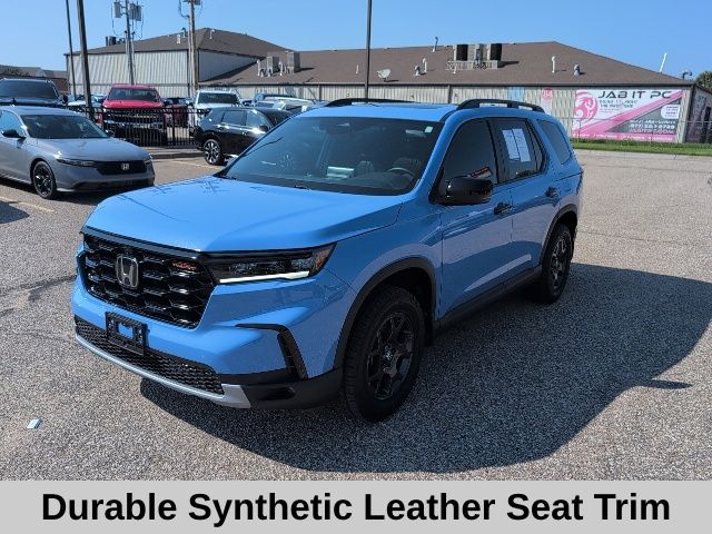 2025 Honda Pilot TrailSport photo 4