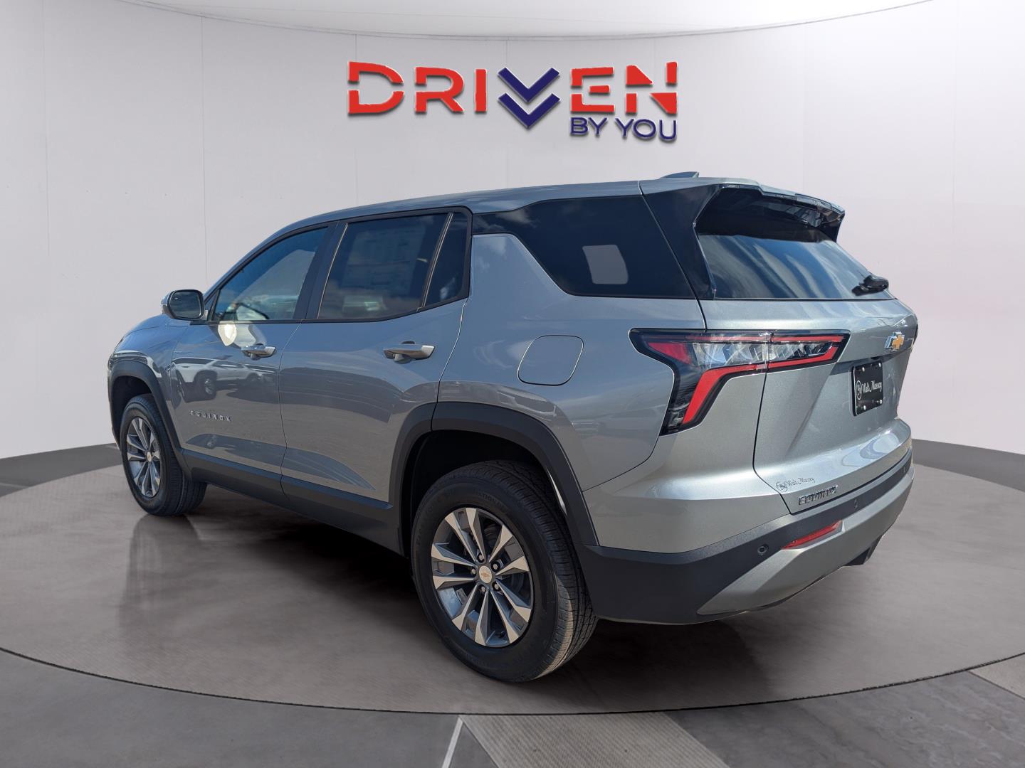 2026 Chevrolet Equinox LT photo 2