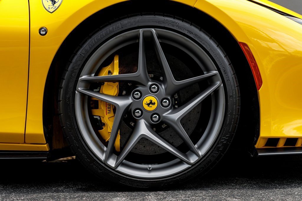 2022 Ferrari F8 Spider photo 17