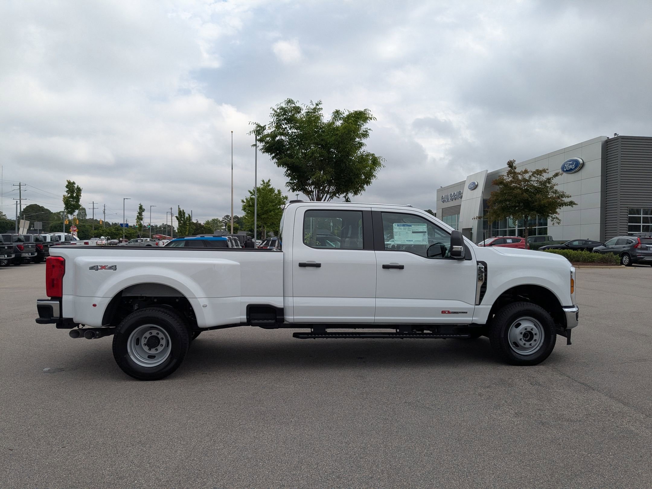 2025 Ford F-350 XL photo 6