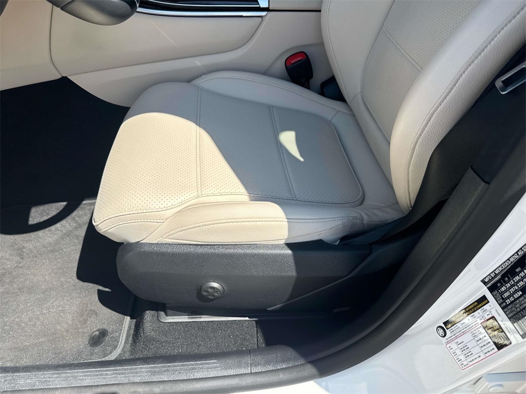 2025 Mercedes Benz GLC 300 4MATIC photo 15