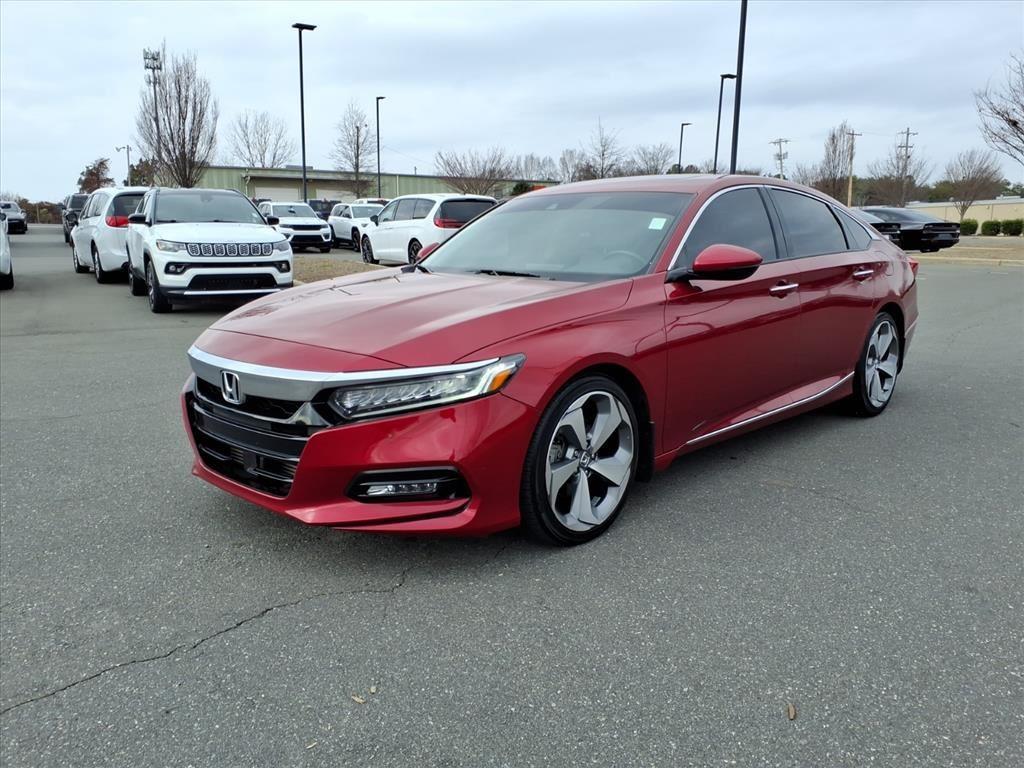 2018 Honda Accord Touring's photo