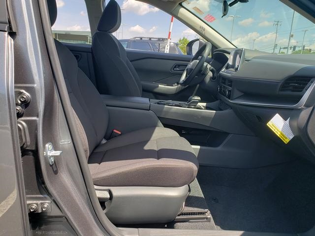 2025 Nissan Rogue S photo 18