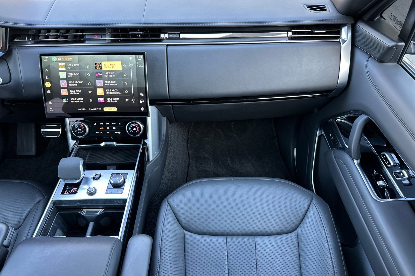 2023 Land Rover Range Rover Autobiography photo 24