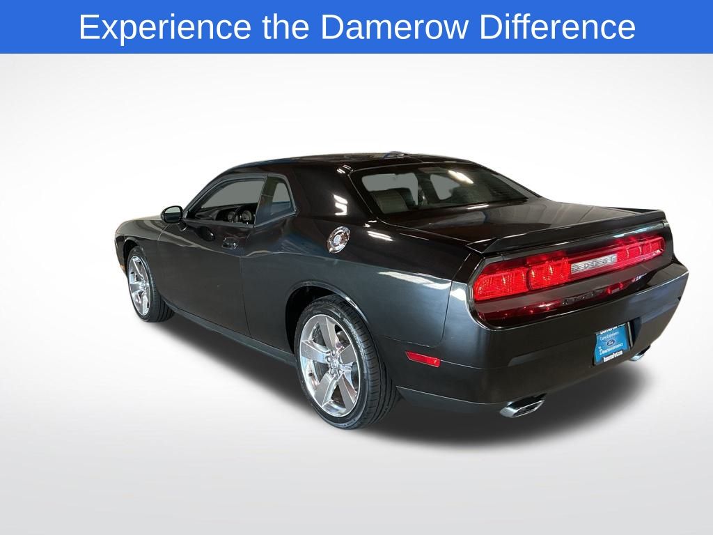 2010 Dodge Challenger R/T photo 3