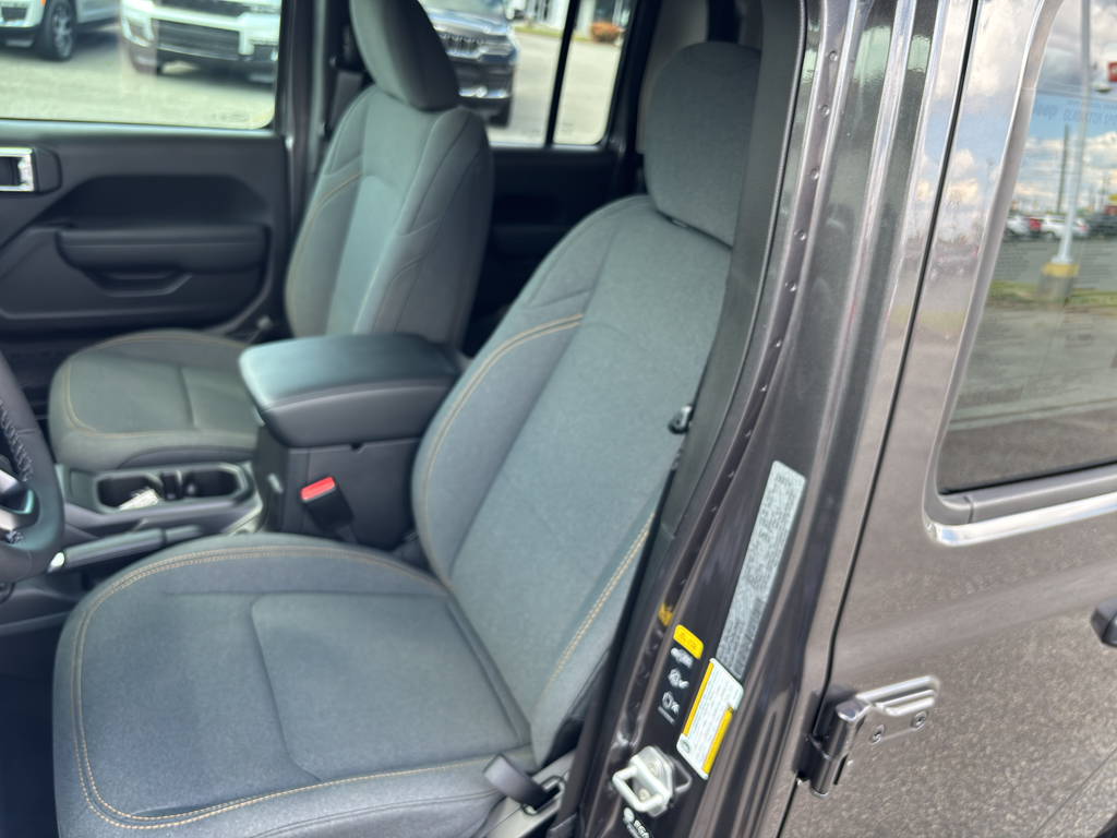 2025 Jeep Gladiator Sport photo 22