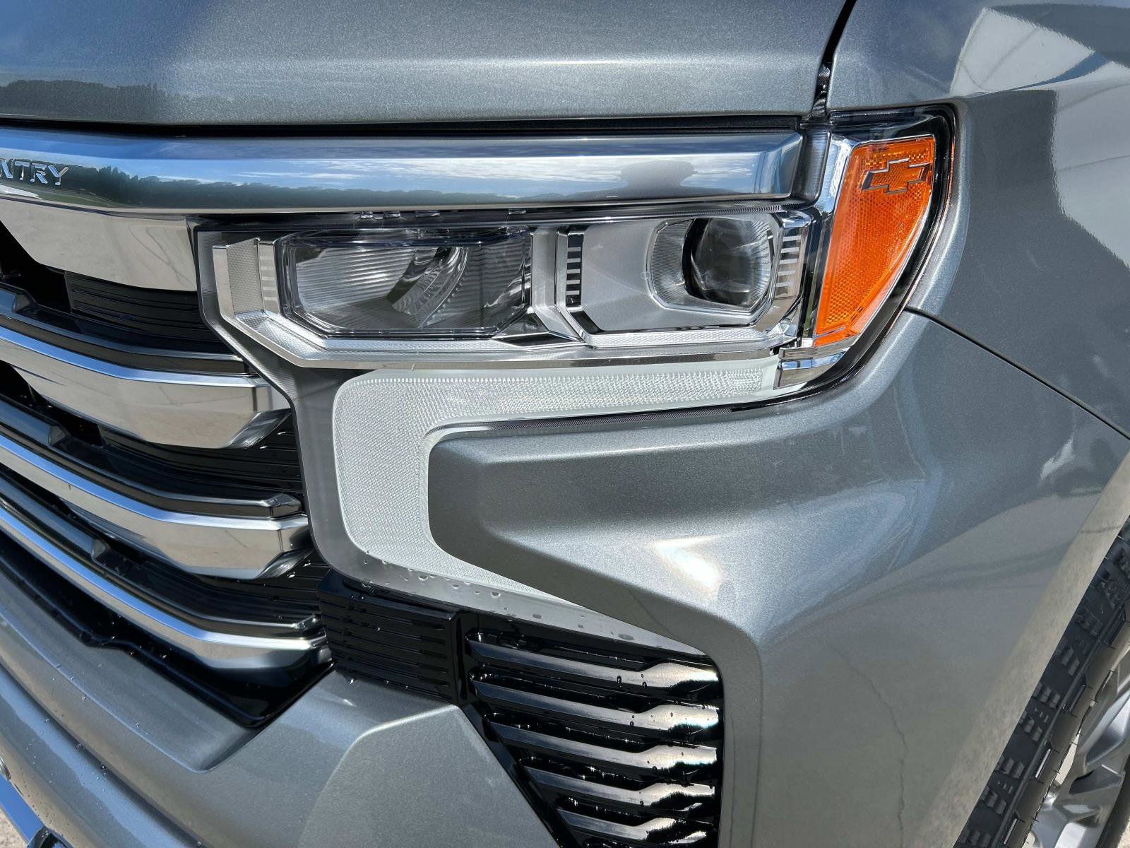 2025 Chevrolet Silverado 1500 High Country photo 10