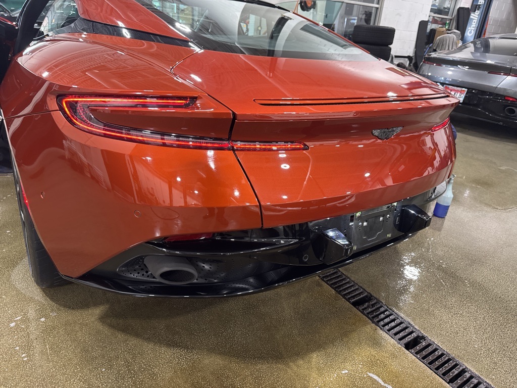 2019 Aston Martin DB11 AM5 photo 2