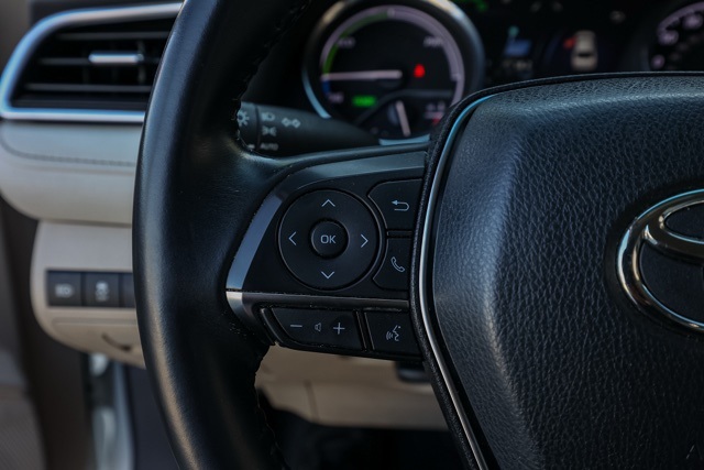 2018 Toyota Camry Hybrid XLE photo 22