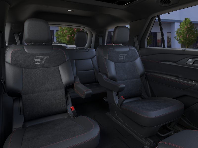 2025 Ford Explorer ST photo 6