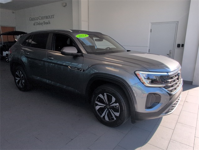 2024 Volkswagen Atlas Cross Sport SE photo 2