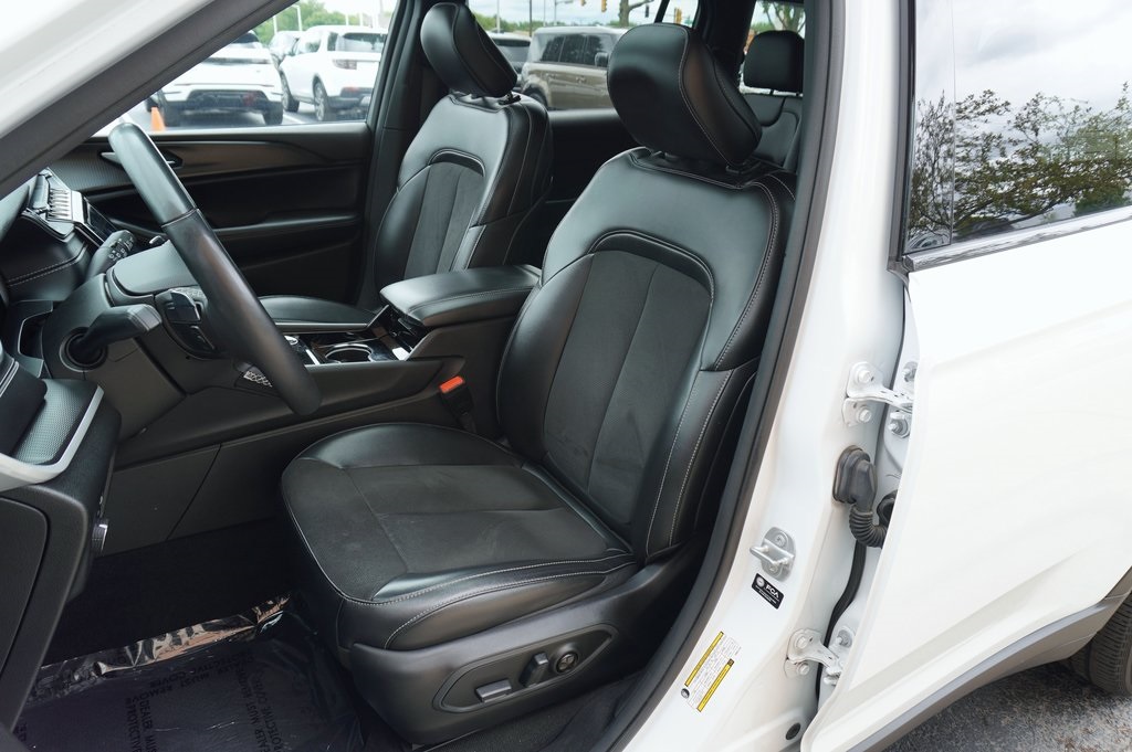 2023 Jeep Grand Cherokee Altitude photo 10
