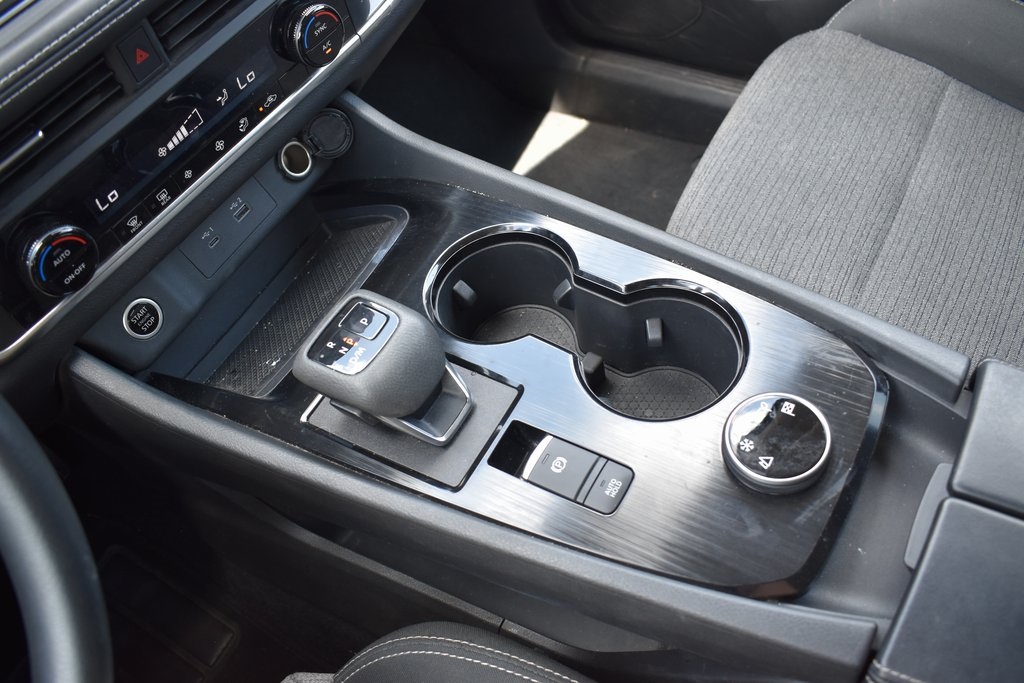2023 Nissan Rogue SV photo 12
