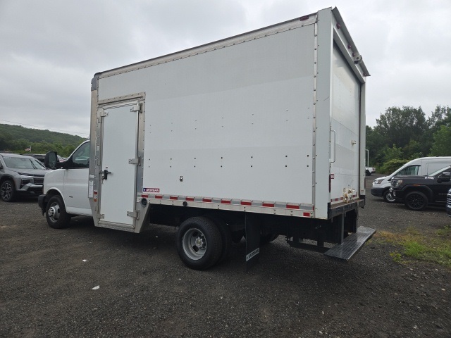 2019 Chevrolet Express 3500 Work Van photo 3